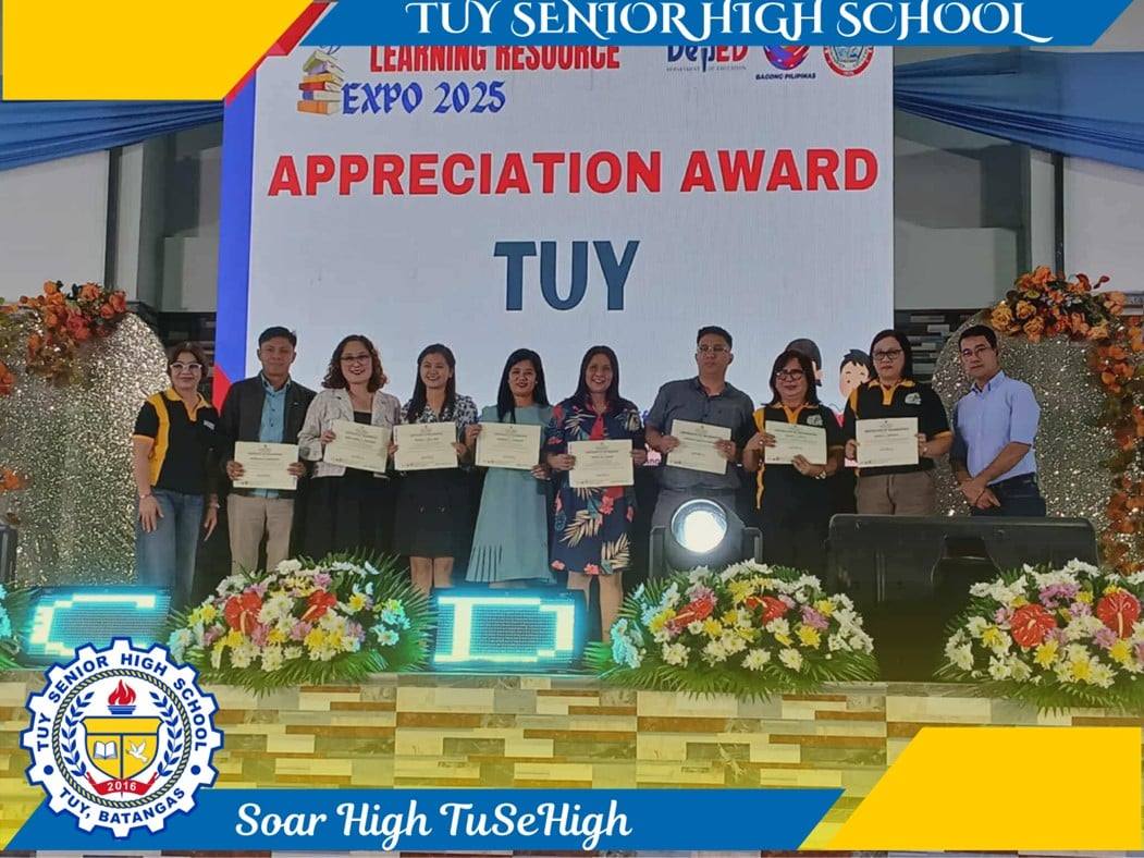 Teachers Honored for Outstanding Contributions to Education